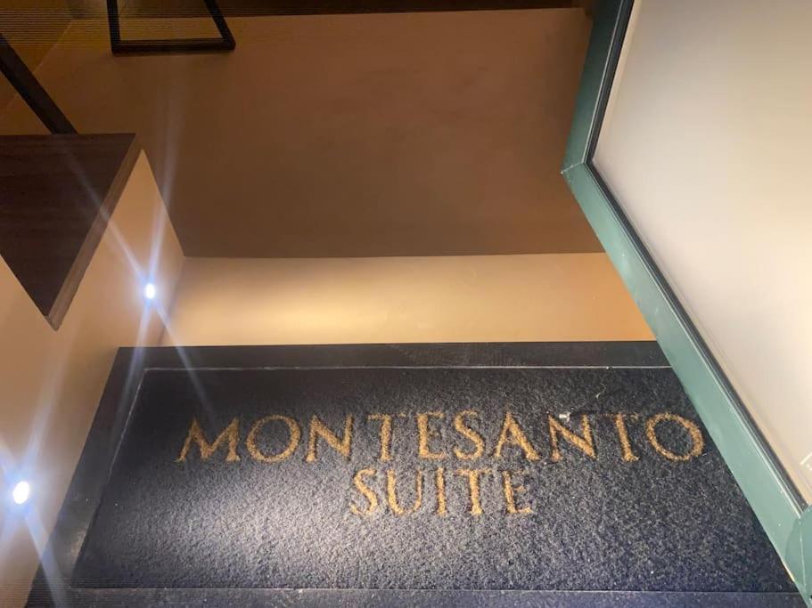 Montesantogroup Suite House Nel Centro Di Napoli Exterior foto